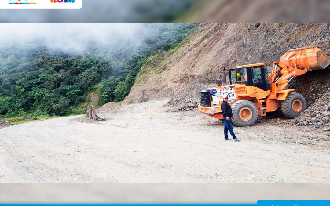 Mantenimiento vial en El Cisne