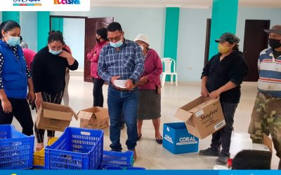 Entrega de 300 pollos, 15 bebederos y comederos para nuestra gente