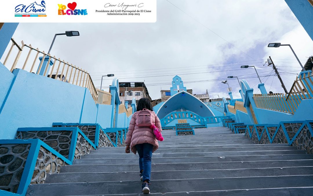 Cambio de luminarias y cromática de la Escalinata La Cruz